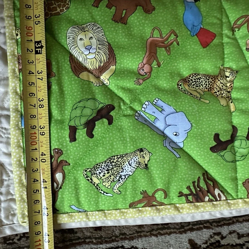 Safari Animals Jungle Baby Quilt or Wall Hanging Multicolor‎ Handmade 39x42 EUC